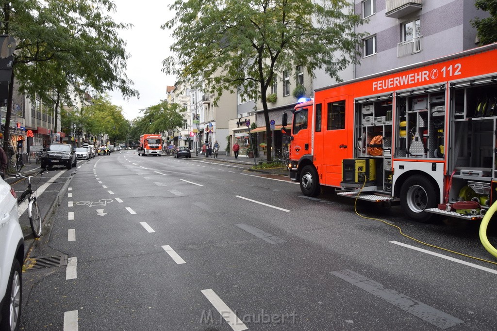 Feuer 2 Koeln Nippes Neusserstr P210.JPG - Miklos Laubert